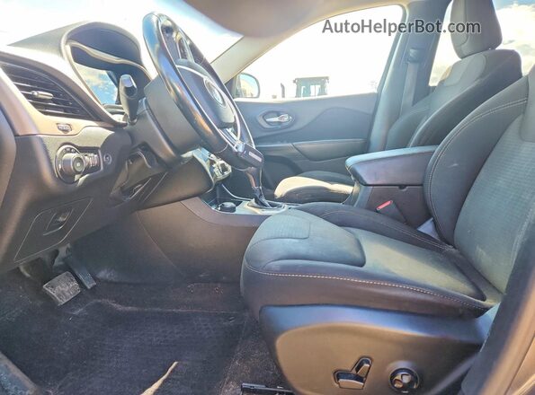 1C4PJMCS9HW521601 2017 JEEP CHEROKEE Charcoal Front interior view