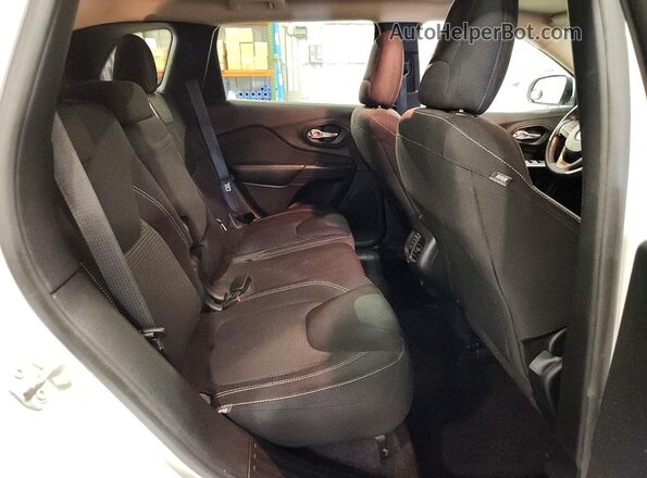 1C4PJMCSXGW373621 2016 JEEP CHEROKEE White Widok wnętrza z tyłu