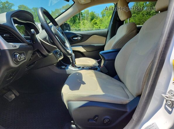 1C4PJMCSXHW576462 2017 JEEP CHEROKEE White Սալոնի դիմացի տեսք