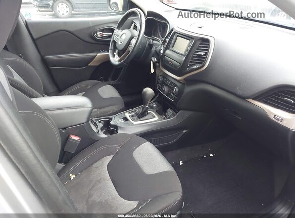 1C4PJMCX4JD527433 2018 JEEP CHEROKEE Gray Widok wnętrza z przodu
