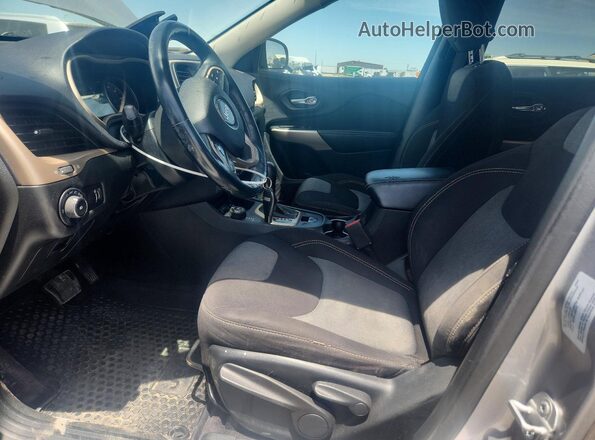 1C4PJMCX5JD508910 2018 JEEP CHEROKEE Gray წინა სალონის ხედი