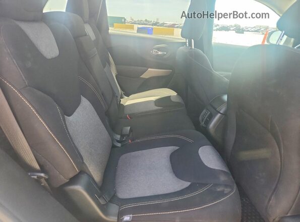 1C4PJMCX5JD508910 2018 JEEP CHEROKEE Gray უკანა სალონის ხედი