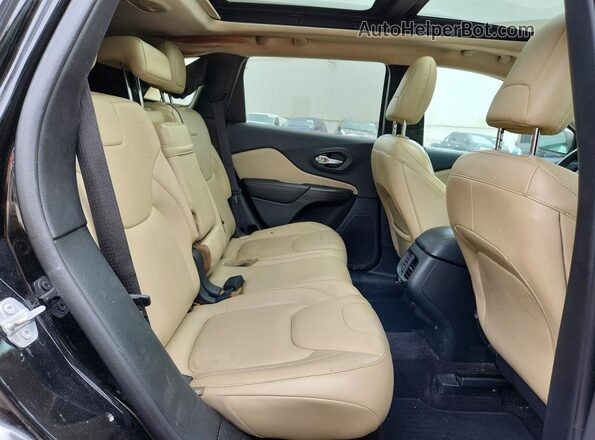 1C4PJMDB1HW529982 2017 JEEP CHEROKEE Black Widok wnętrza z tyłu
