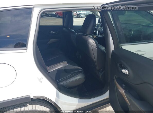 1C4PJMDB2HW597157 2017 JEEP CHEROKEE White VIN կոդի պիտակի տեսք