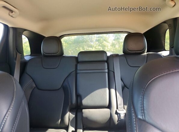 1C4PJMDB4HD217800 2017 JEEP CHEROKEE Red Rear seats view
