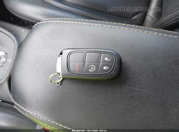 1C4PJMDB5HD227221 2017 JEEP CHEROKEE Black Առջևի վահանակի տեսք