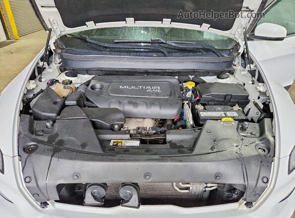 1C4PJMDB7JD613869 2018 JEEP CHEROKEE White ძრავის განყოფილების ხედი
