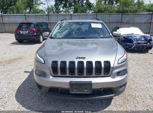 1C4PJMDB8HW504688 2017 JEEP CHEROKEE Gray Вид задньої частини салону