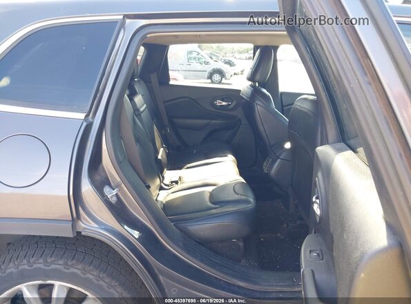 1C4PJMDB8HW511785 2017 JEEP CHEROKEE Gray VIN sticker view