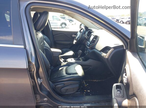 1C4PJMDB8HW511785 2017 JEEP CHEROKEE Gray Front interior view