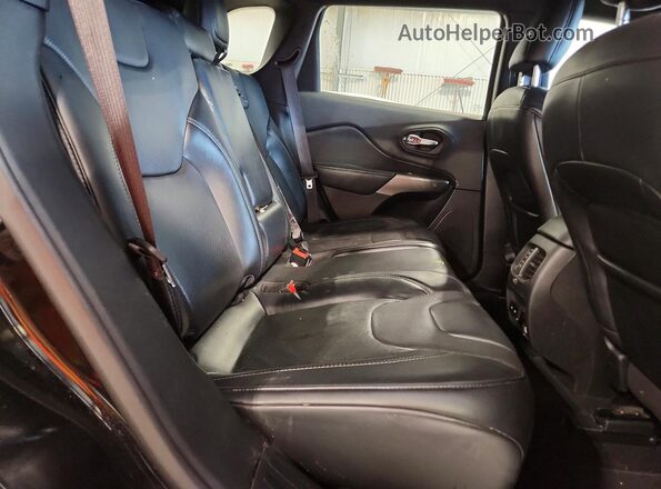1C4PJMDN1LD544836 2020 JEEP CHEROKEE Black უკანა სალონის ხედი