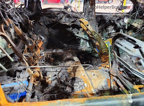 1C4PJMDN4KD320474 2019 JEEP CHEROKEE Burn Սալոնի հետևի տեսք