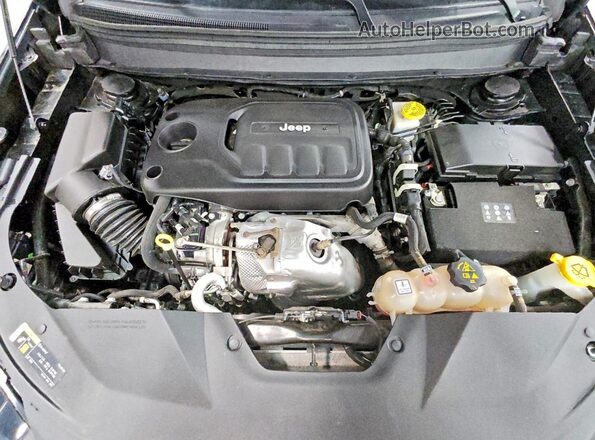 1C4PJMDN5LD534360 2020 JEEP CHEROKEE Black ძრავის განყოფილების ხედი