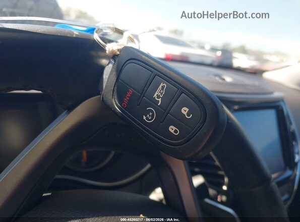 1C4PJMDNXKD117279 2019 JEEP CHEROKEE Silver Dashboard view