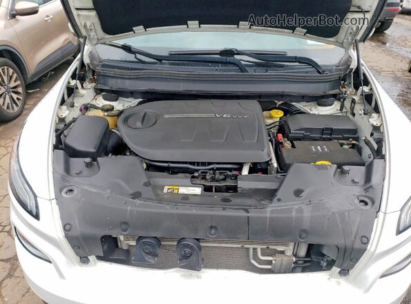 1C4PJMDS3GW317194 2016 JEEP CHEROKEE White Vista del compartimento del motor