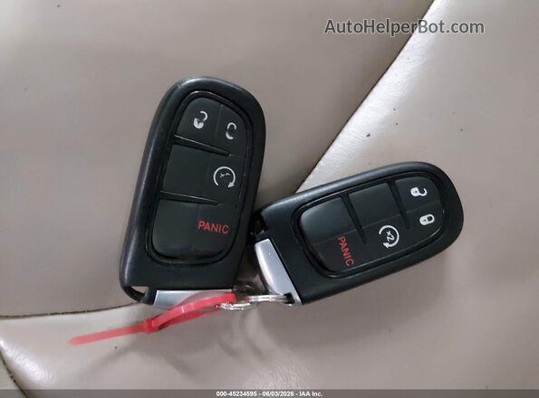 1C4PJMDS5HW613173 2017 JEEP CHEROKEE White Vista del salpicadero