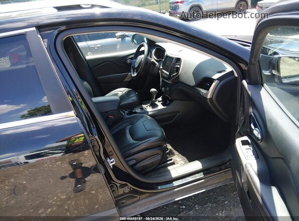 1C4PJMDS8HD227939 2017 JEEP CHEROKEE Black Widok wnętrza z przodu