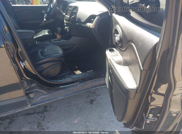1C4PJMDS9HW587919 2017 JEEP CHEROKEE Black Front interior view