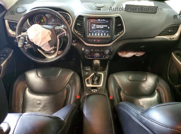 1C4PJMDX3JD610382 2018 JEEP CHEROKEE White Вид панелі приладів