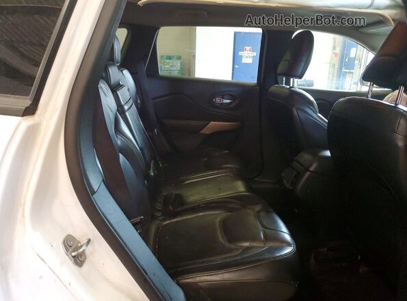 1C4PJMDX3JD610382 2018 JEEP CHEROKEE White Вид задньої частини салону