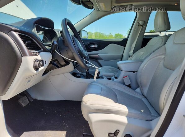 1C4PJMDX3ND502558 2022 JEEP CHEROKEE White Front interior view