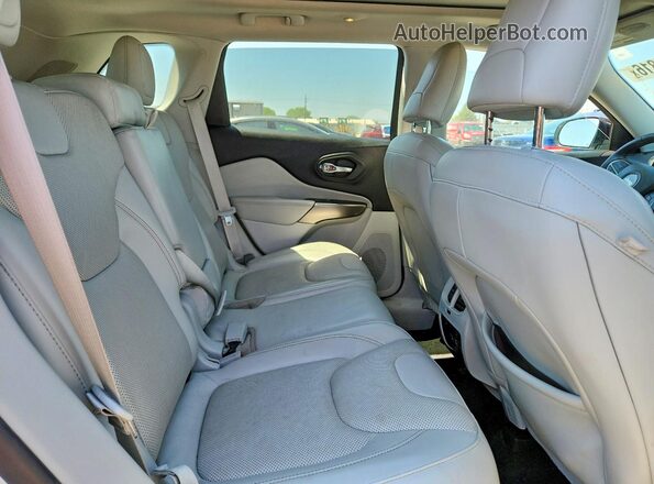 1C4PJMDX3ND502558 2022 JEEP CHEROKEE White Rear interior view
