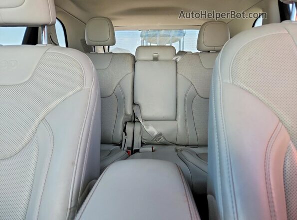 1C4PJMDX3ND502558 2022 JEEP CHEROKEE White Rear seats view