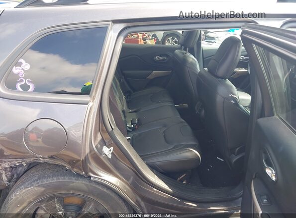 1C4PJMDX4JD541797 2018 JEEP CHEROKEE Gray Widok naklejki z numerem VIN