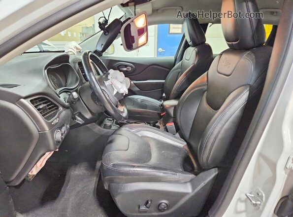 1C4PJMDX5LD562774 2020 JEEP CHEROKEE White Вид салону спереду