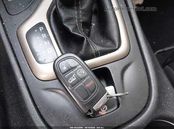 1C4PJMDX7JD610112 2018 JEEP CHEROKEE White Առջևի վահանակի տեսք