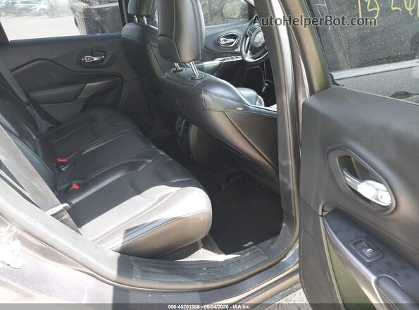 1C4PJMDX8KD235817 2019 JEEP CHEROKEE Gray VIN sticker view