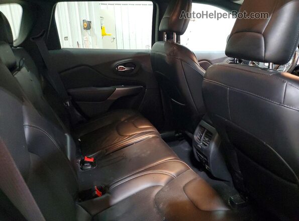 1C4PJMDXXKD422623 2019 JEEP CHEROKEE White Vista de los asientos traseros