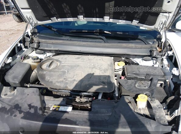 1C4PJMJS8HW575880 2017 JEEP CHEROKEE White Rear view