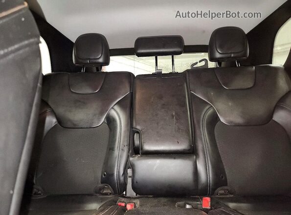 1C4PJMLB0KD451876 2019 JEEP CHEROKEE Silver Հետևի նստատեղերի տեսք