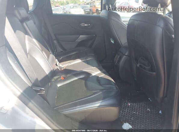 1C4PJMLB1LD554676 2020 JEEP CHEROKEE Silver VIN კოდის სტიკერის ხედი