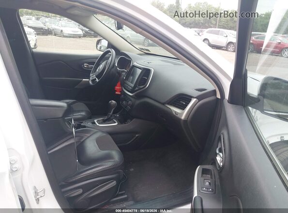 1C4PJMLB2JD505466 2018 JEEP CHEROKEE White Front interior view