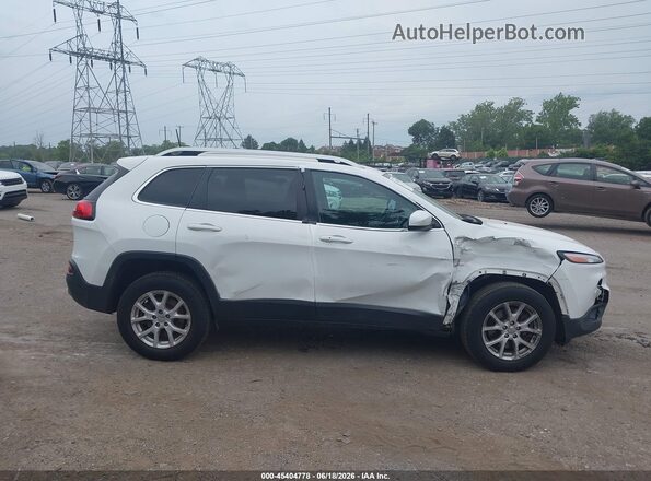 1C4PJMLB2JD505466 2018 JEEP CHEROKEE White Rear interior view