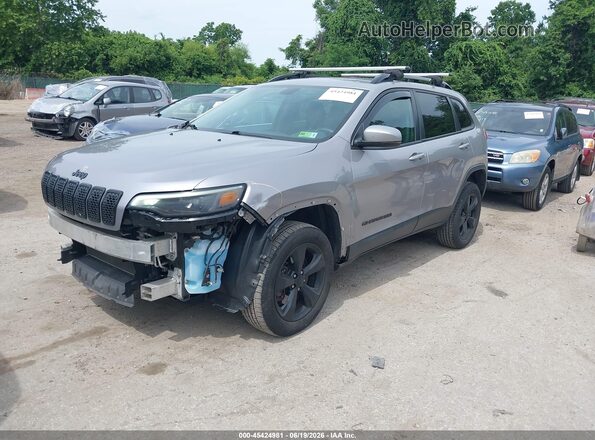 1C4PJMLB2KD320240 2019 JEEP CHEROKEE Silver Vista tres cuartos delantera izquierda