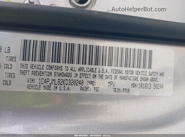 1C4PJMLB2KD320240 2019 JEEP CHEROKEE Silver Vista del compartimento del motor