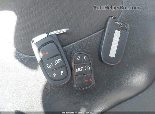 1C4PJMLB5JD535898 2018 JEEP CHEROKEE White Dashboard view