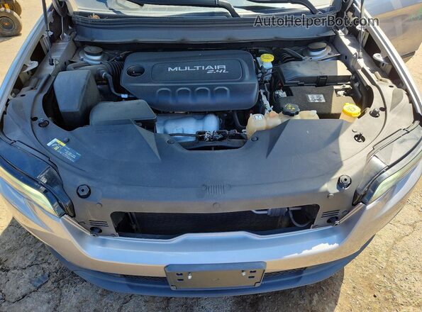 1C4PJMLB5KD199347 2019 JEEP CHEROKEE Gray Vista del compartimento del motor