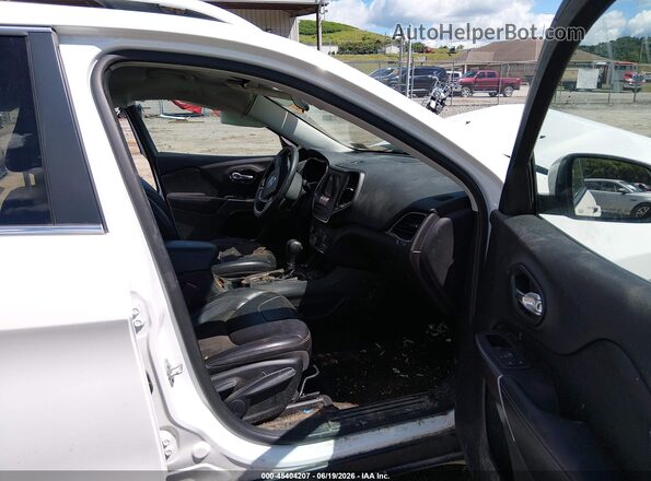 1C4PJMLB5LD602566 2020 JEEP CHEROKEE Белый Вид салона спереди