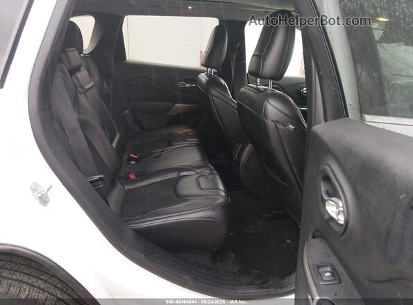 1C4PJMLB6KD355007 2019 JEEP CHEROKEE White Vista de la etiqueta del VIN