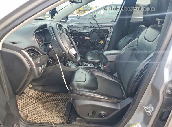 1C4PJMLB6KD355332 2019 JEEP CHEROKEE Silver წინა სალონის ხედი