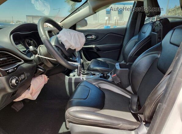 1C4PJMLB6LD576320 2020 JEEP CHEROKEE White წინა სალონის ხედი