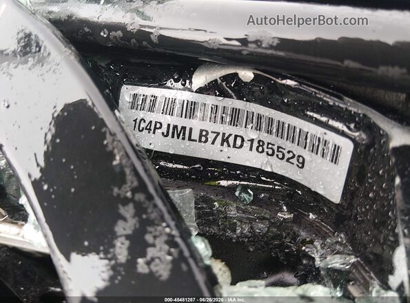 1C4PJMLB7KD185529 2019 JEEP CHEROKEE Black Շարժիչի բաժամունքի տեսք