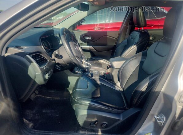 1C4PJMLB8KD201091 2019 JEEP CHEROKEE Gray Vista interior delantera
