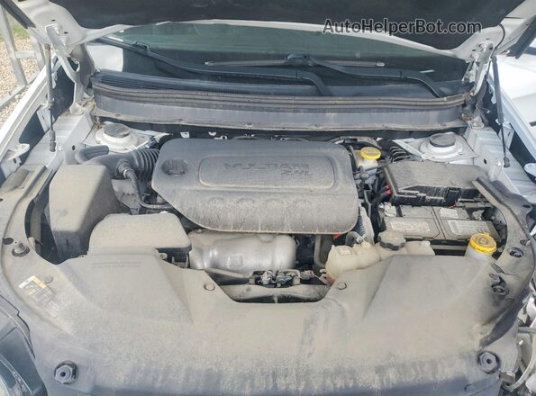 1C4PJMLB8KD273540 2019 JEEP CHEROKEE White Вид задньої частини салону
