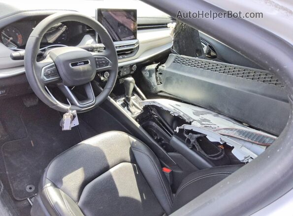 1C4PJMLB8KD273540 2019 JEEP CHEROKEE White Вид панелі приладів
