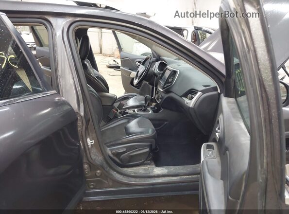 1C4PJMLBXJD508244 2018 JEEP CHEROKEE Gray Vista interior delantera
